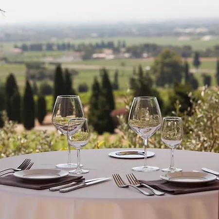 Du Chateau Des Fines Roches