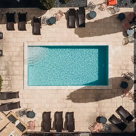 Du Chateau Des Fines Roches Hotel 4*