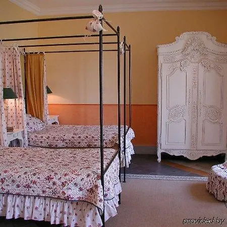 Du Chateau Des Fines Roches Hotel 4*