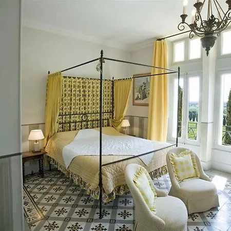 Du Chateau Des Fines Roches
