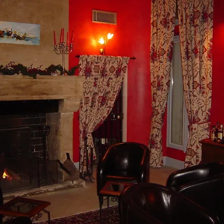 Hotel Du Chateau Des Fines Roches 4*